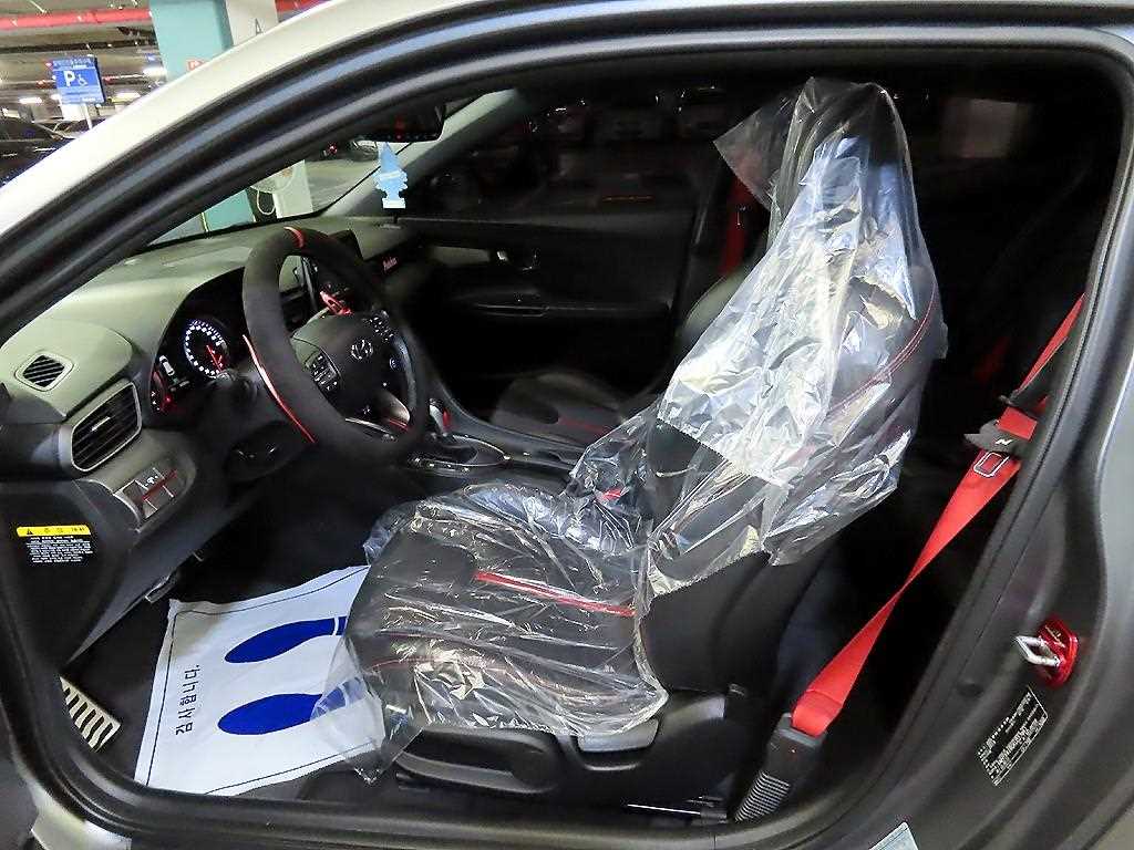 HYUNDAI Veloster - Vista 6