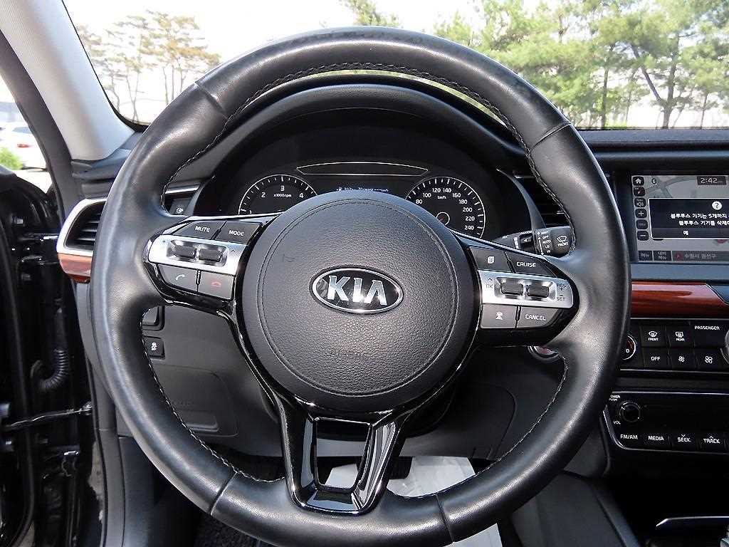 KIA K7 - Vista 8