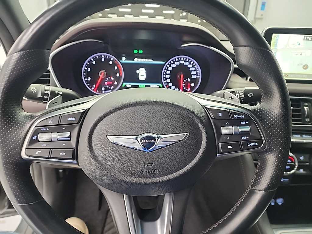 Genesis G70 - Vista 9