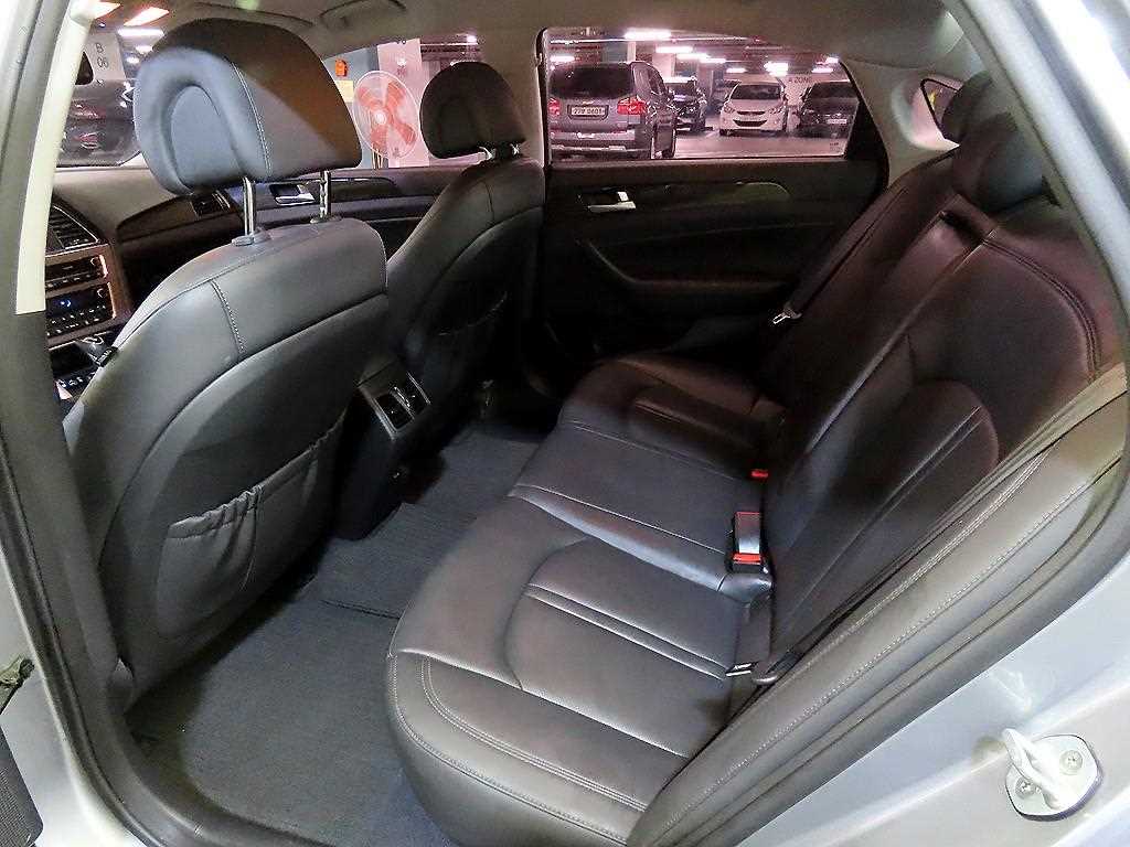 HYUNDAI Sonata - Vista 4