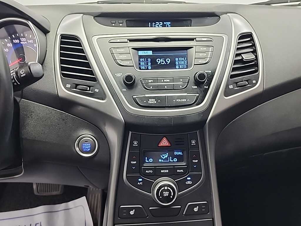 HYUNDAI Avante - Vista 10