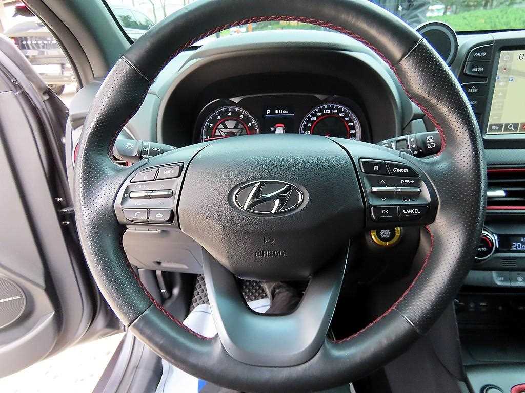 HYUNDAI Kona - Vista 8