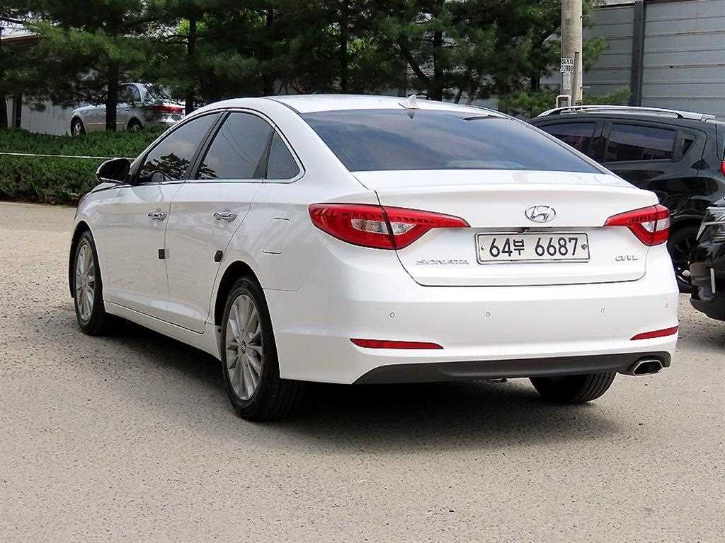 HYUNDAI Sonata - Vista 3