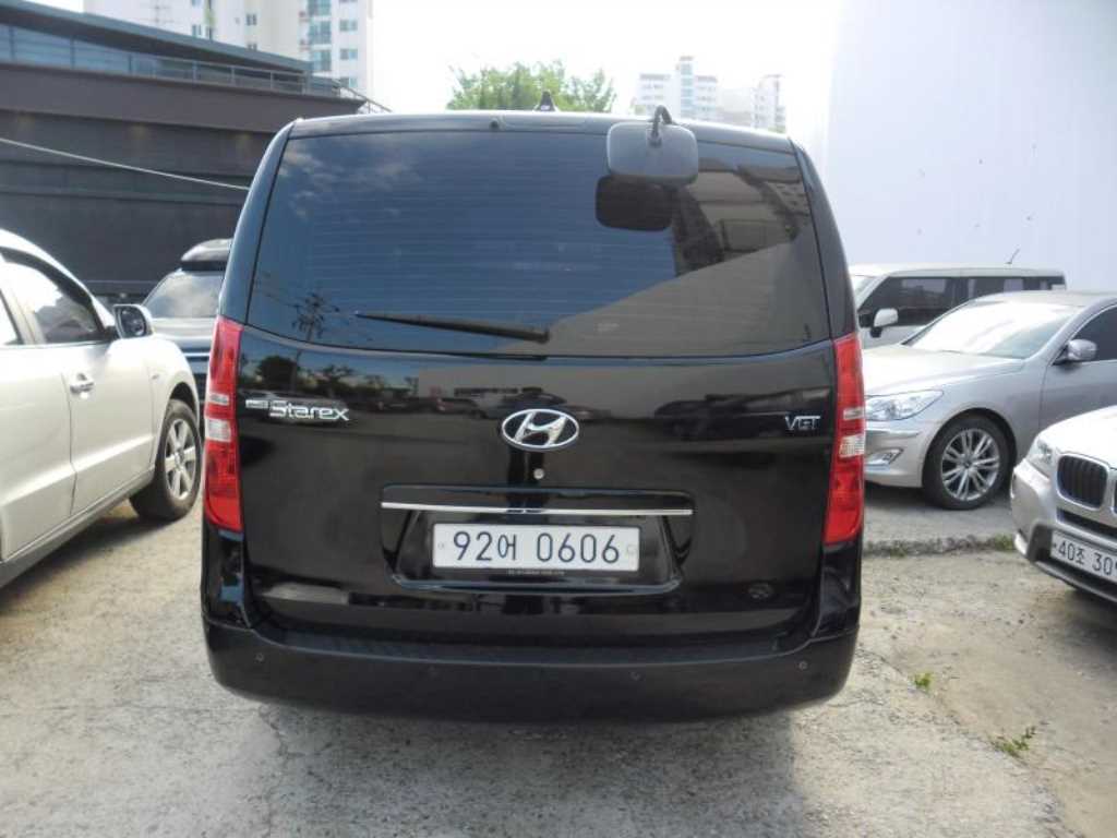HYUNDAI Starex - Vista 2