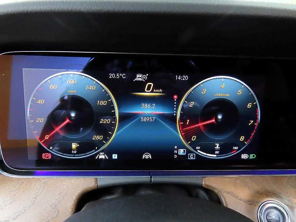 Mercedes Benz E class - Vista 8