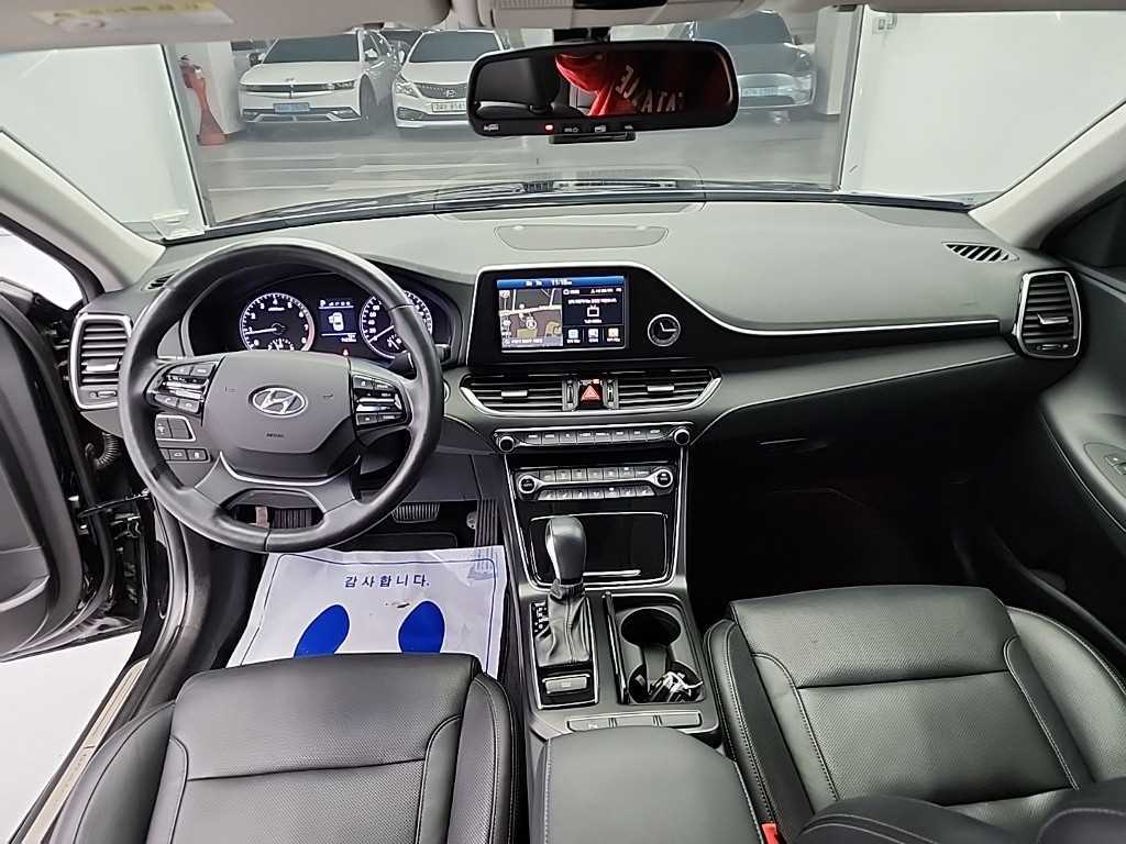 HYUNDAI Grandeur - Vista 7