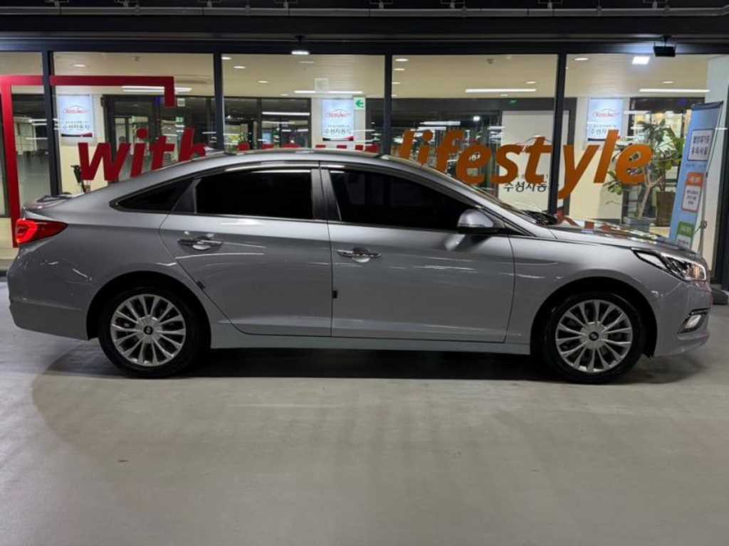 HYUNDAI Sonata - Vista 3