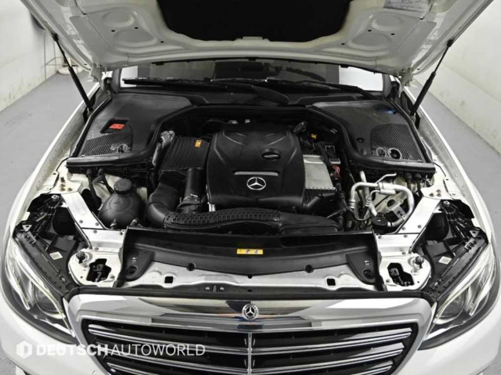 Mercedes Benz E class - Vista 6