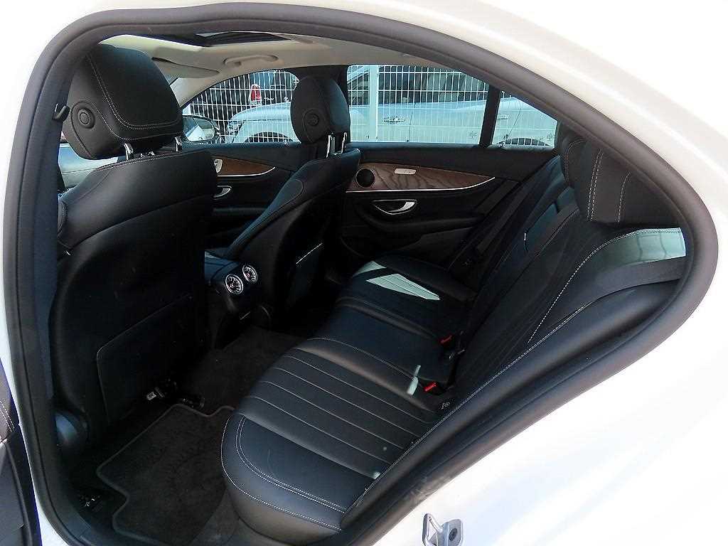 Mercedes Benz E class - Vista 6