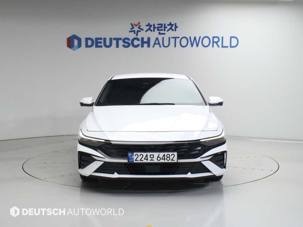 HYUNDAI Avante - Vista 3