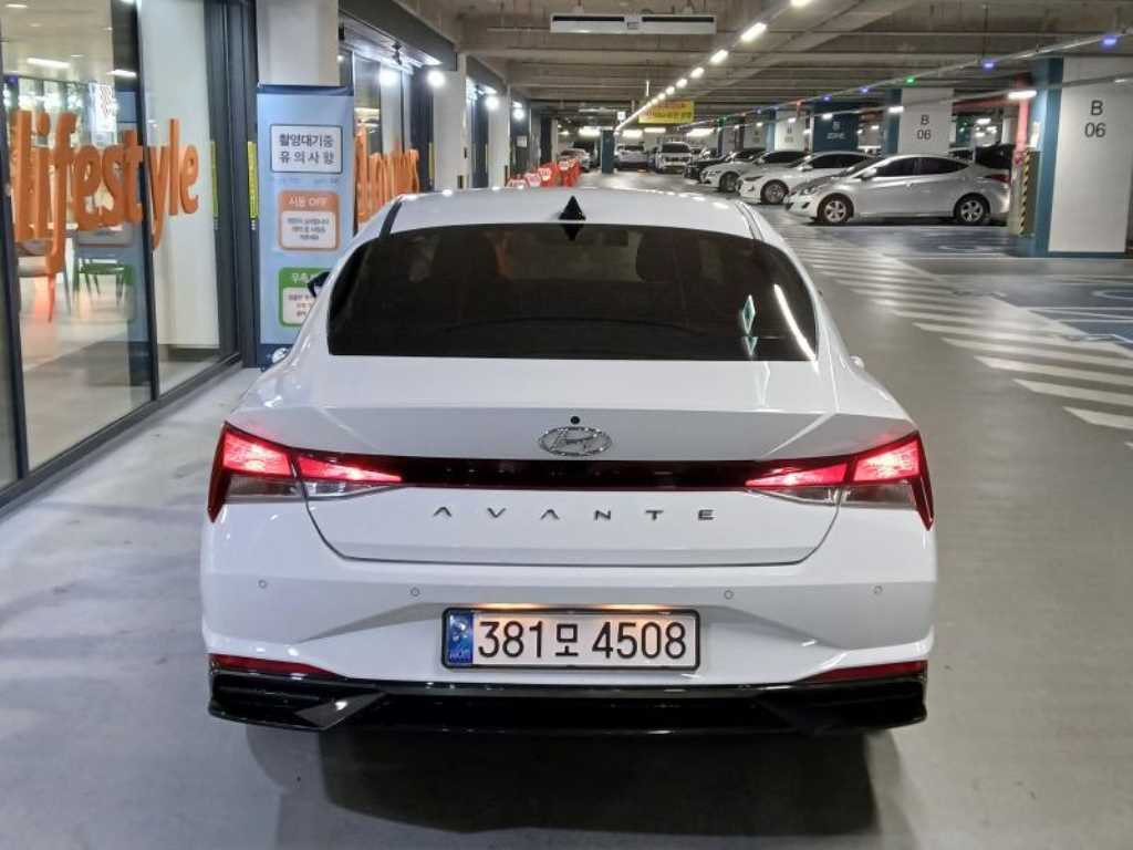 HYUNDAI Avante - Vista 5