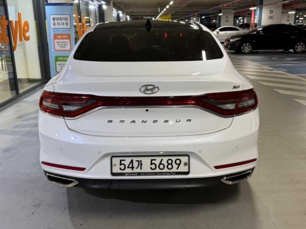 HYUNDAI Grandeur - Vista 5