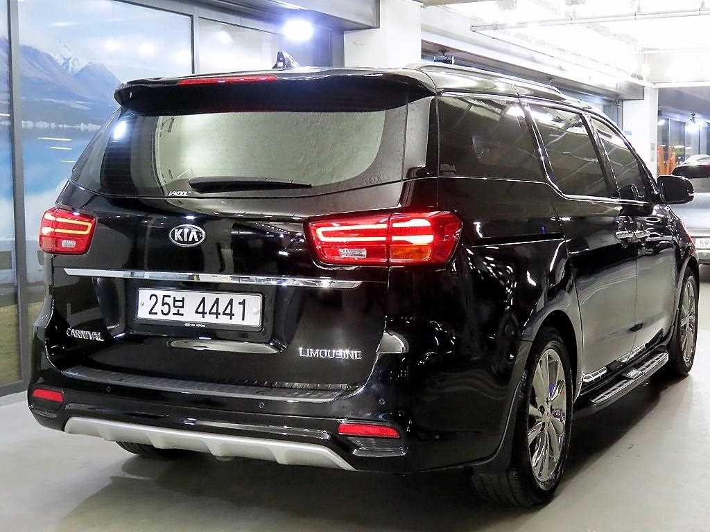 KIA Carnival - Vista 4