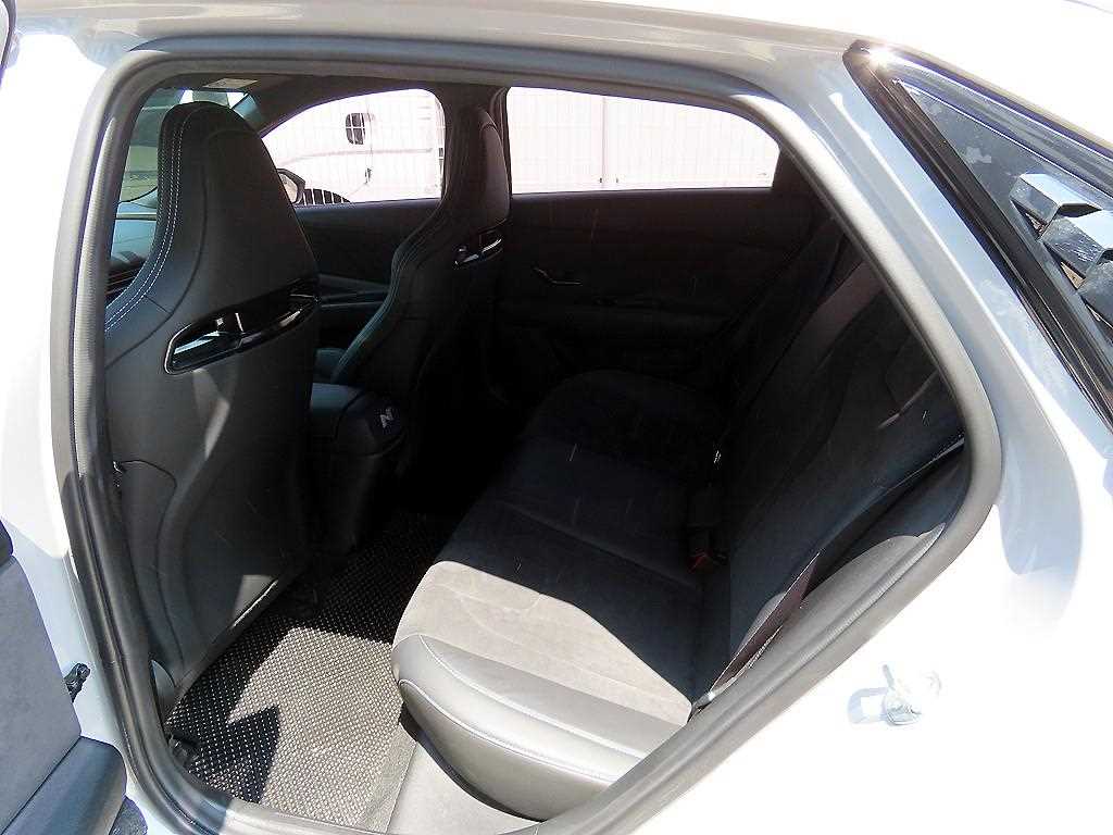 HYUNDAI Avante - Vista 6