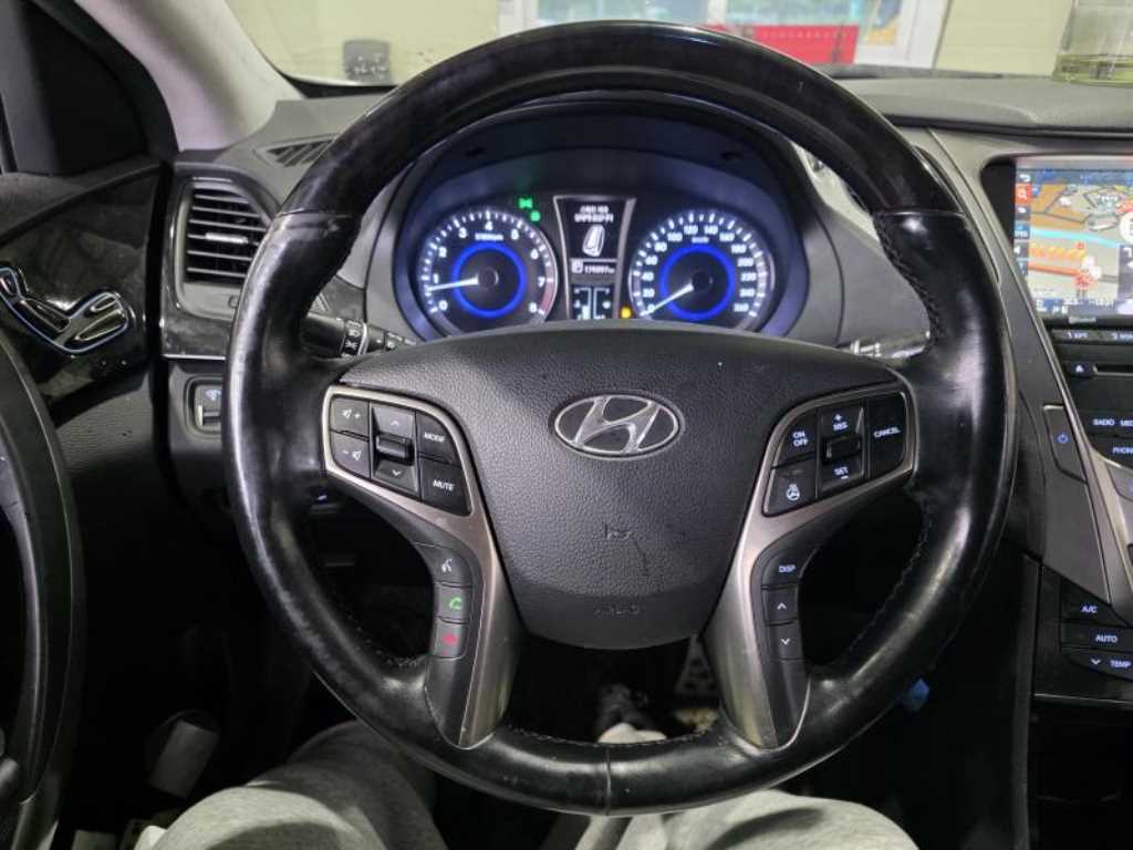 HYUNDAI Grandeur - Vista 5