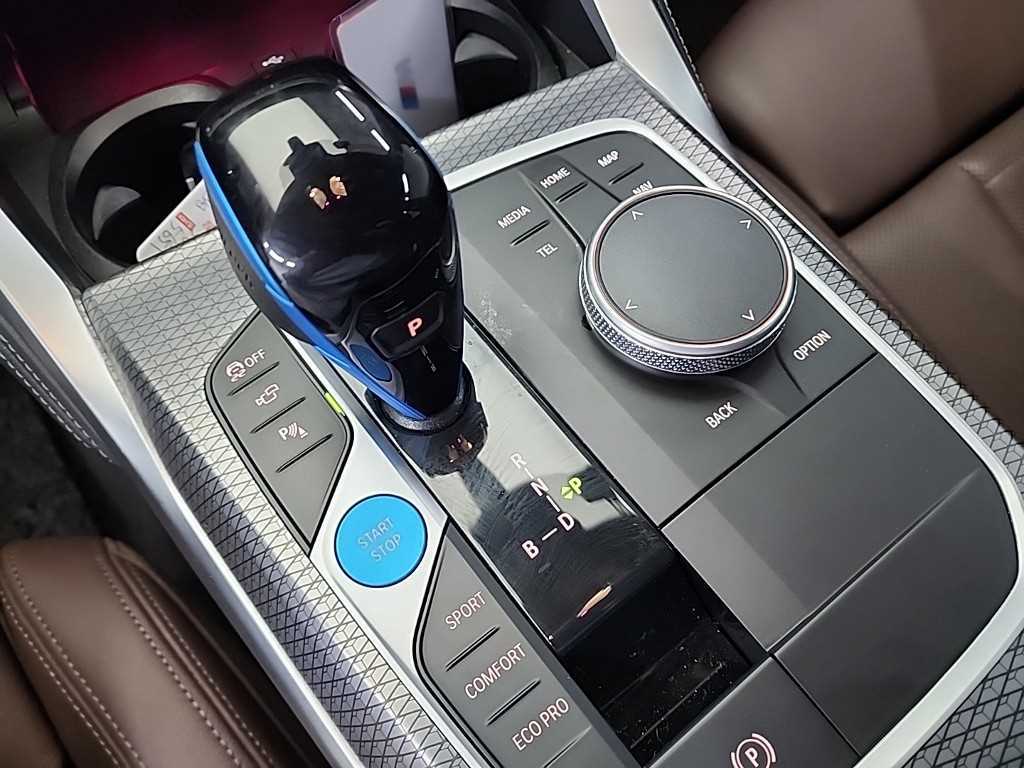 BMW i4 - Vista 8