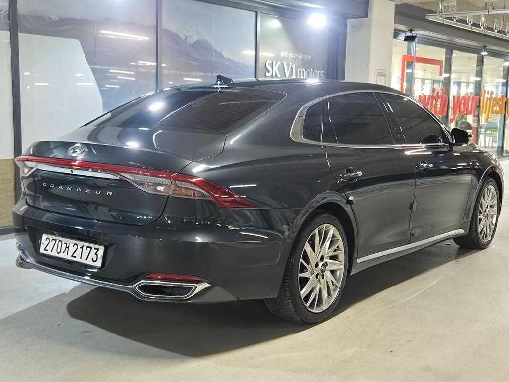 HYUNDAI Grandeur - Vista 4