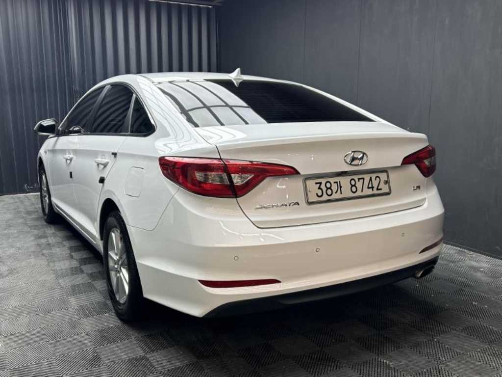 HYUNDAI Sonata - Vista 4