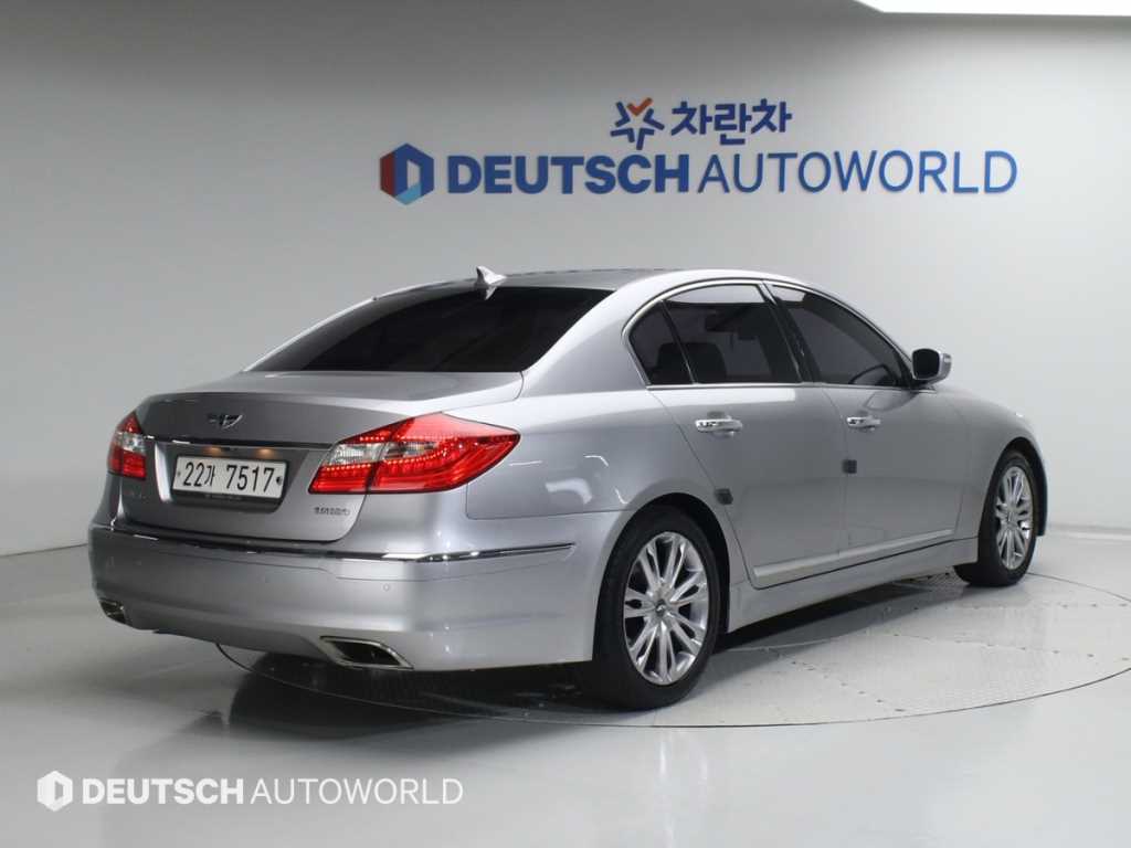 HYUNDAI Genesis - Vista 2