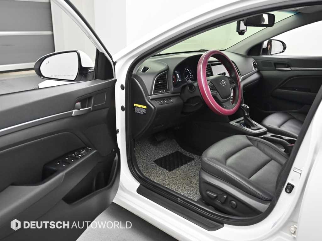 HYUNDAI Avante - Vista 11