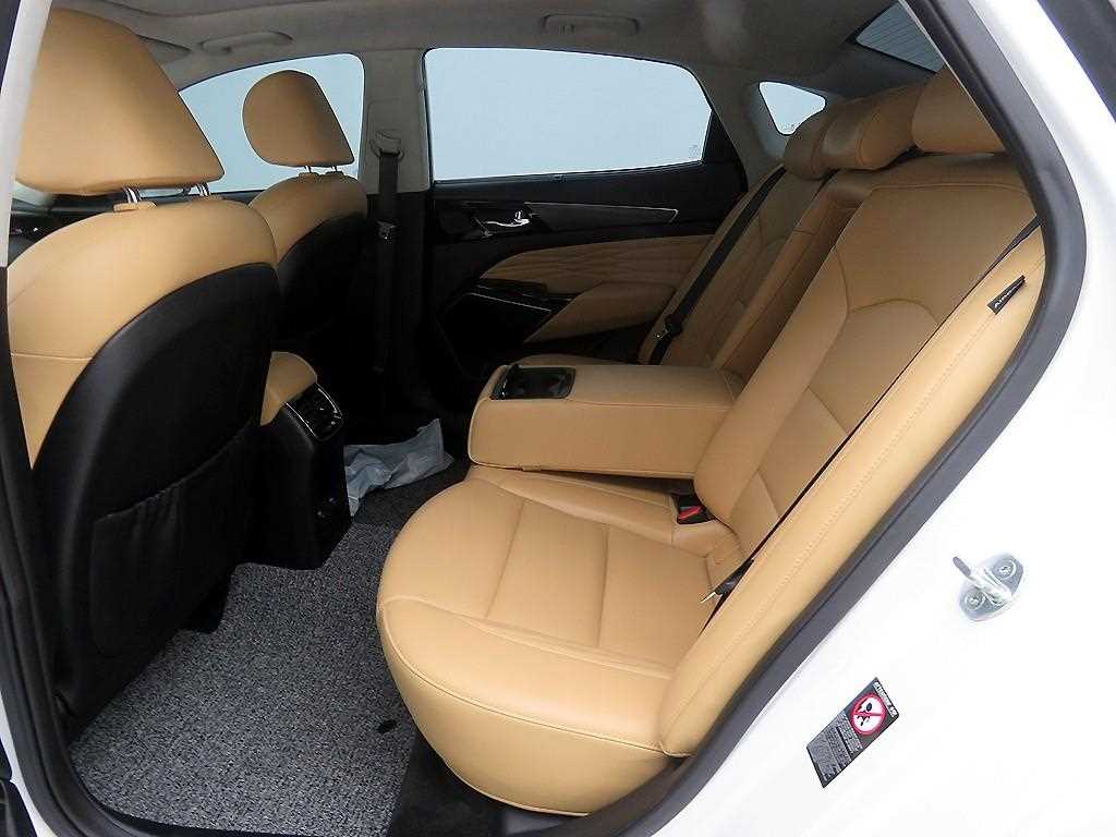 KIA K7 - Vista 7