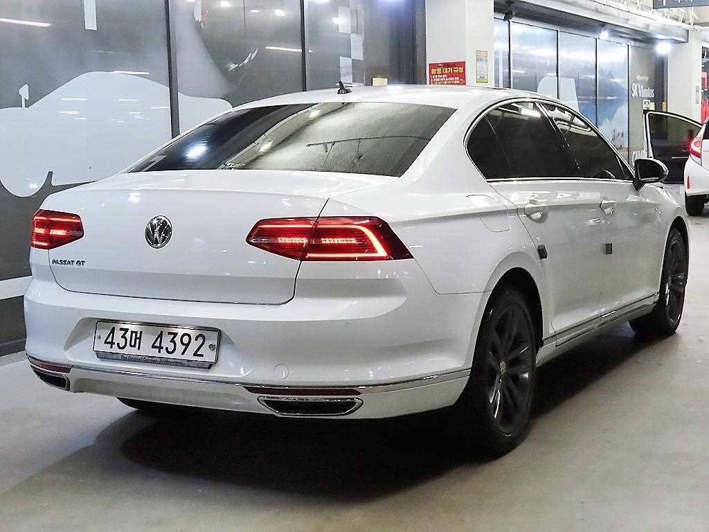 Volkswagen Passat - Vista 4