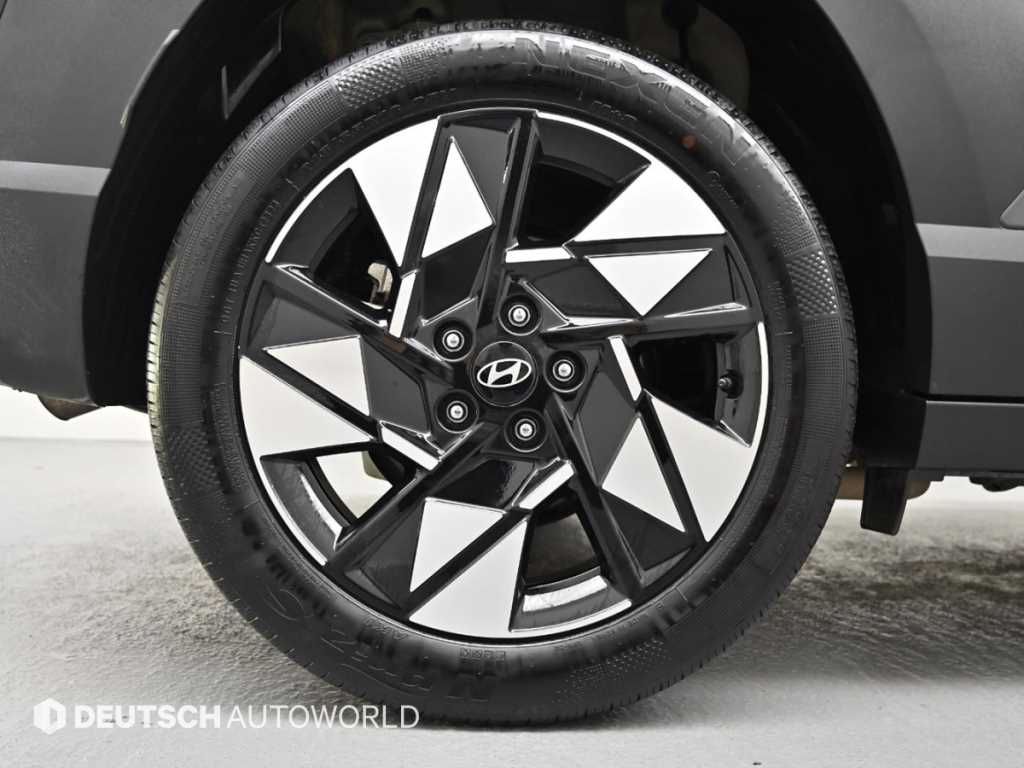 HYUNDAI Kona - Vista 5