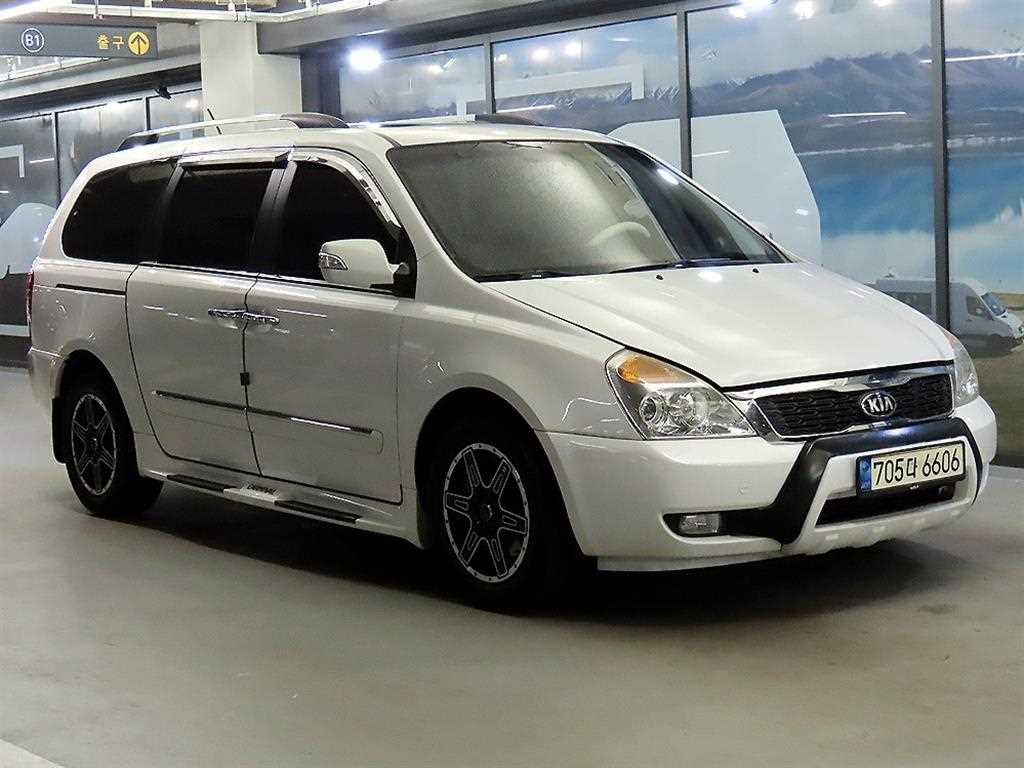 KIA Carnival 2013 Blanco - Importación desde Corea - HF Imports Iquique - Foto 1