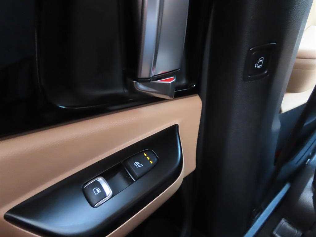 KIA Carnival - Vista 7
