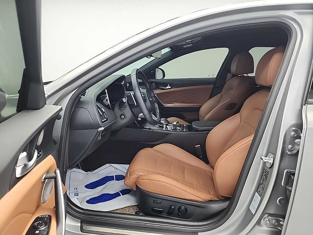 KIA Stinger - Vista 11