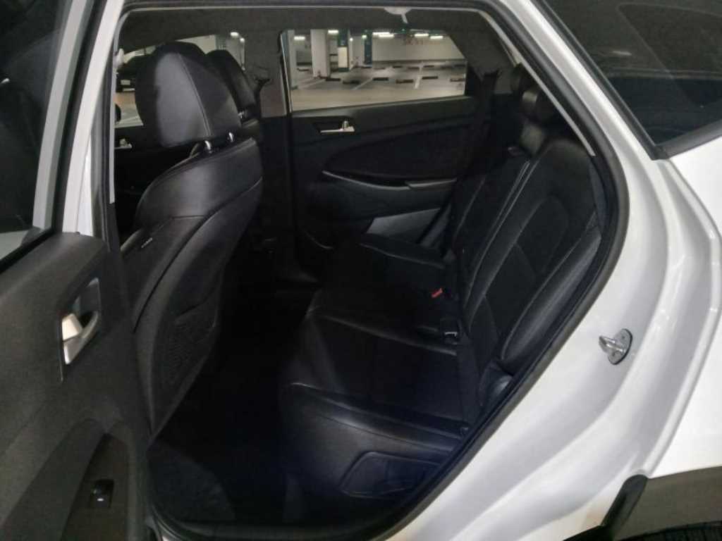 HYUNDAI Tucson - Vista 7