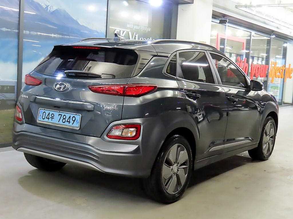 HYUNDAI Kona - Vista 4