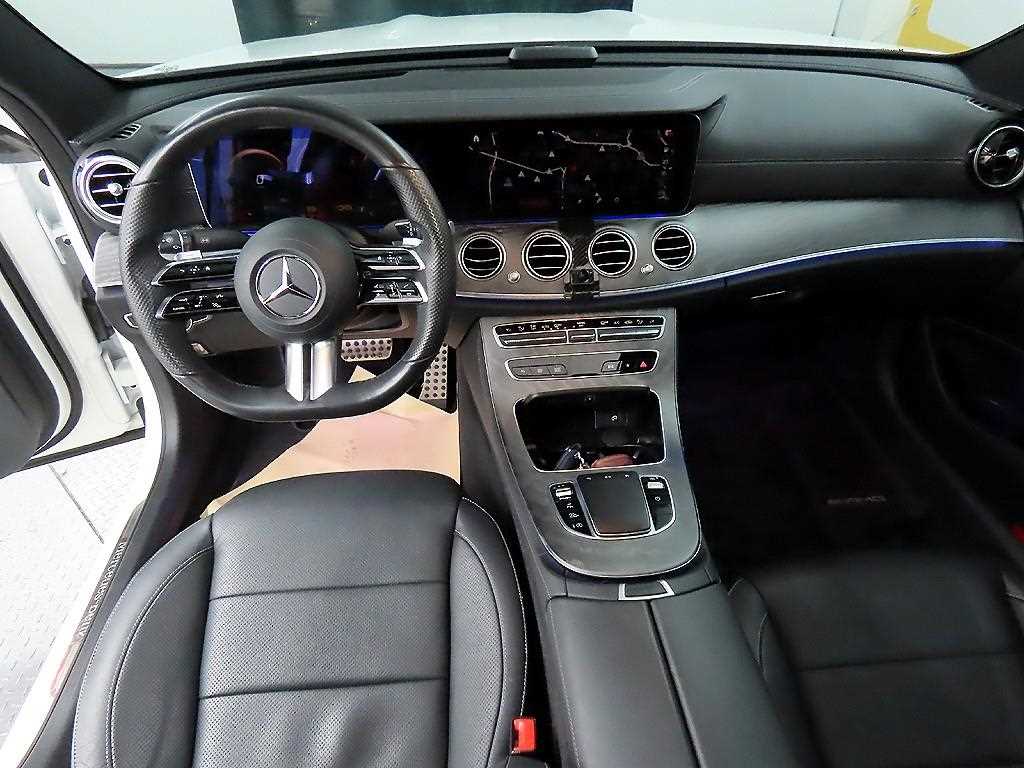 Mercedes Benz E class - Vista 7