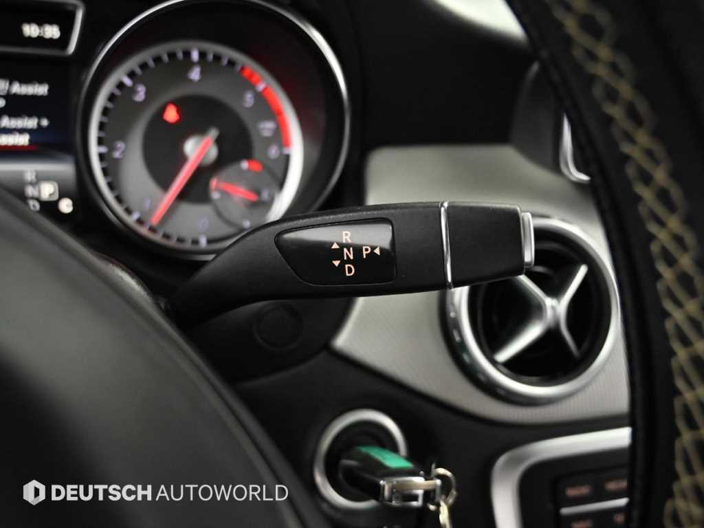 Mercedes Benz GLA Class - Vista 9