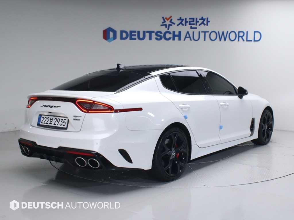 KIA Stinger - Vista 3