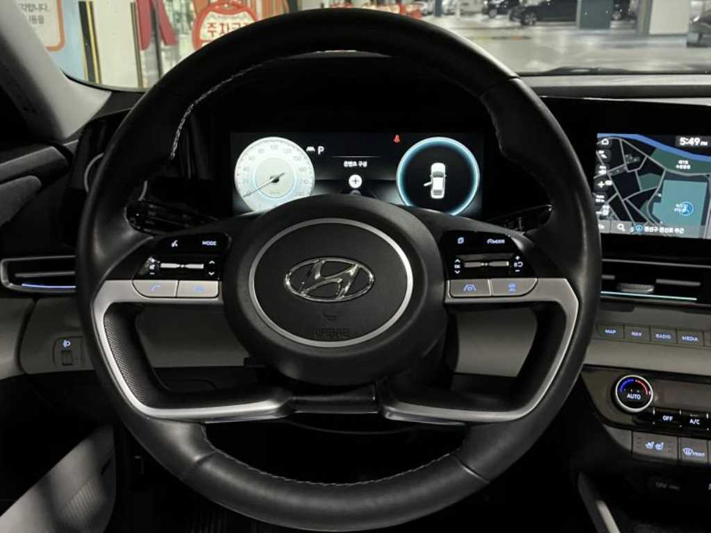 HYUNDAI Avante - Vista 10