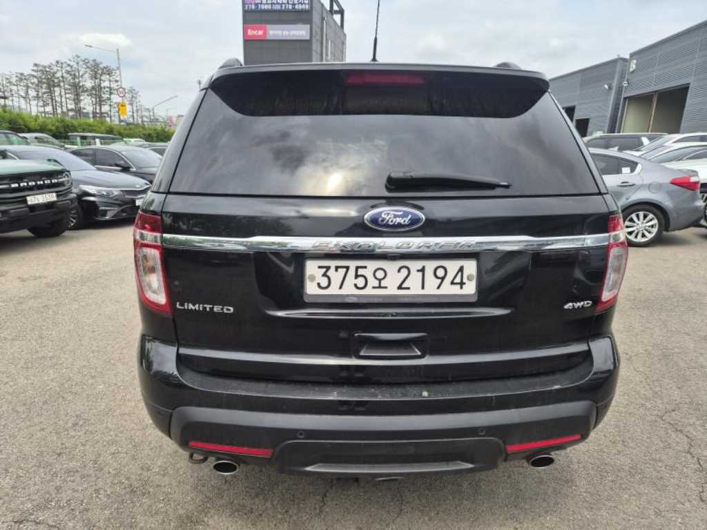 Ford Explorer - Vista 2