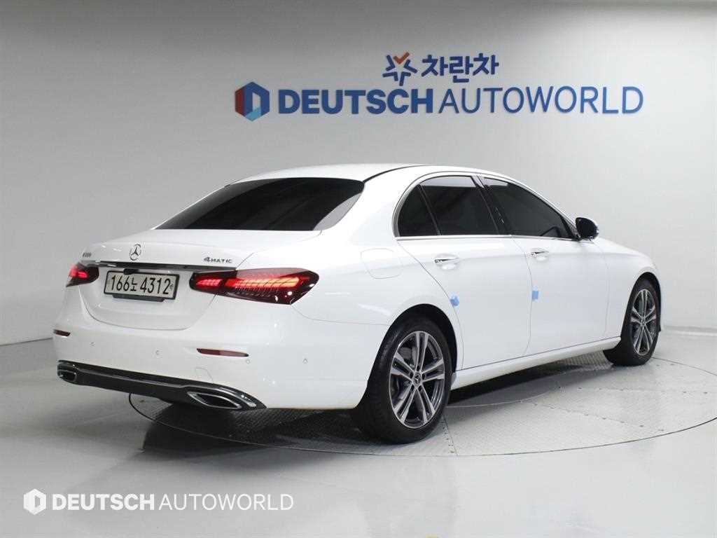 Mercedes Benz E class - Vista 2