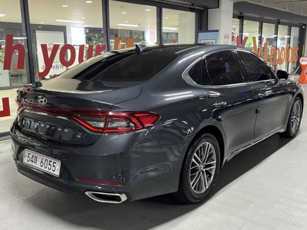 HYUNDAI Grandeur - Vista 4
