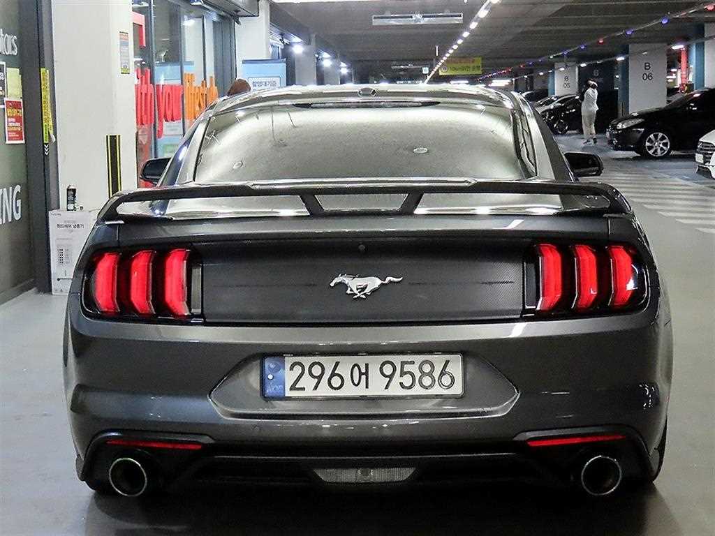 Ford Mustang - Vista 5