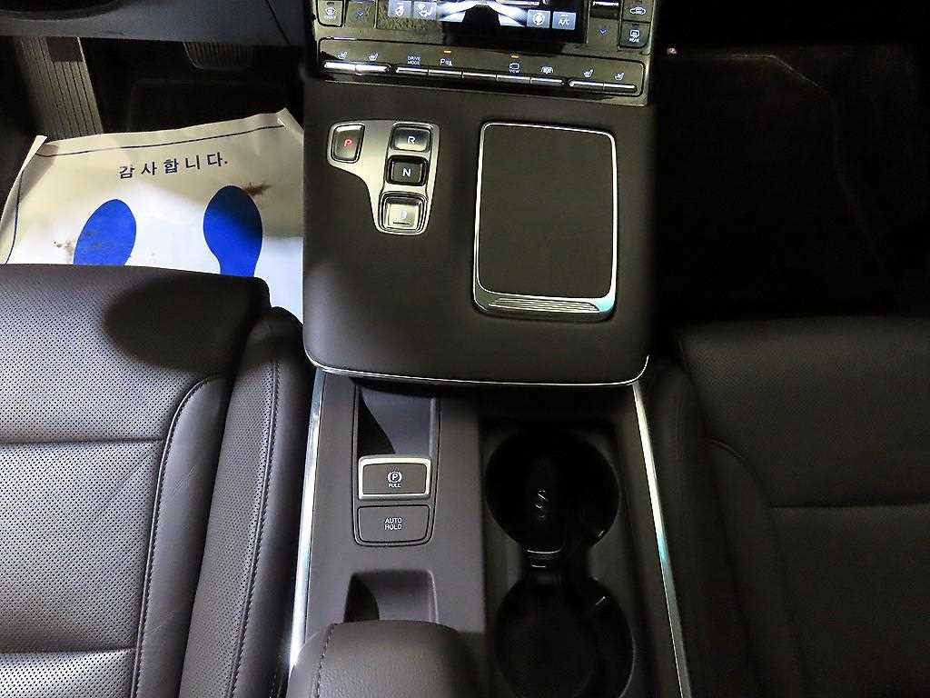 HYUNDAI Grandeur - Vista 12