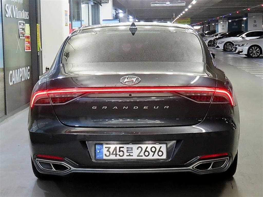 HYUNDAI Grandeur - Vista 5