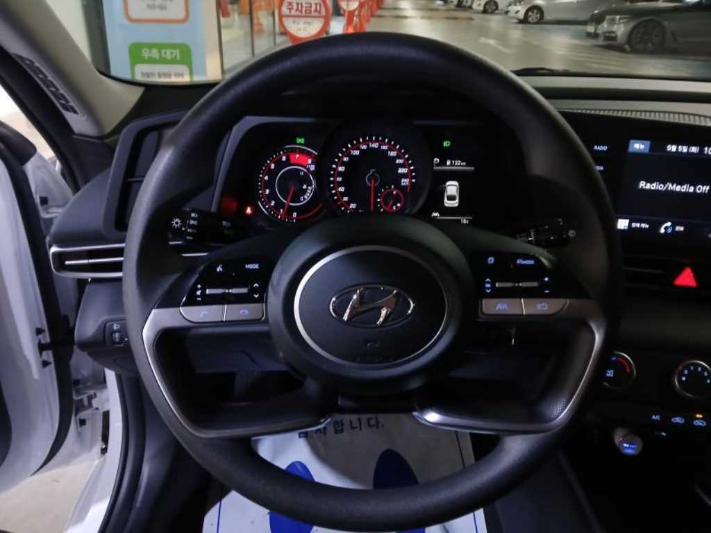 HYUNDAI Avante - Vista 8