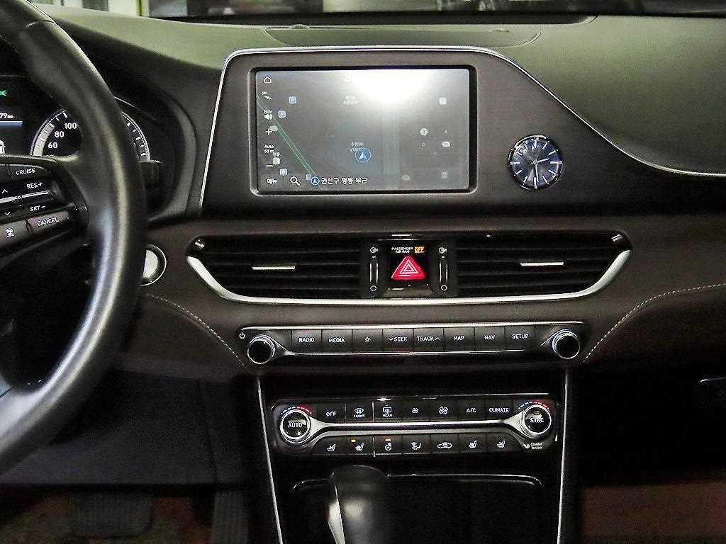 HYUNDAI Grandeur - Vista 11