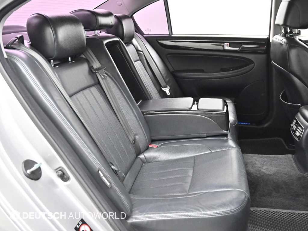 HYUNDAI Genesis - Vista 12