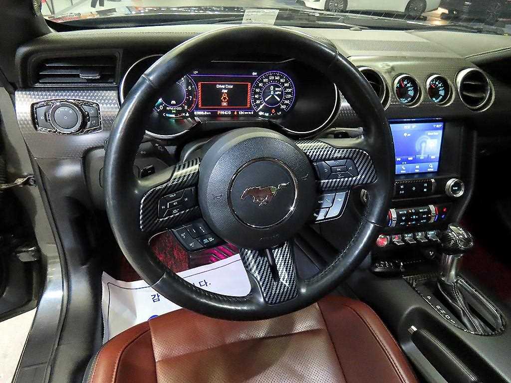 Ford Mustang - Vista 8