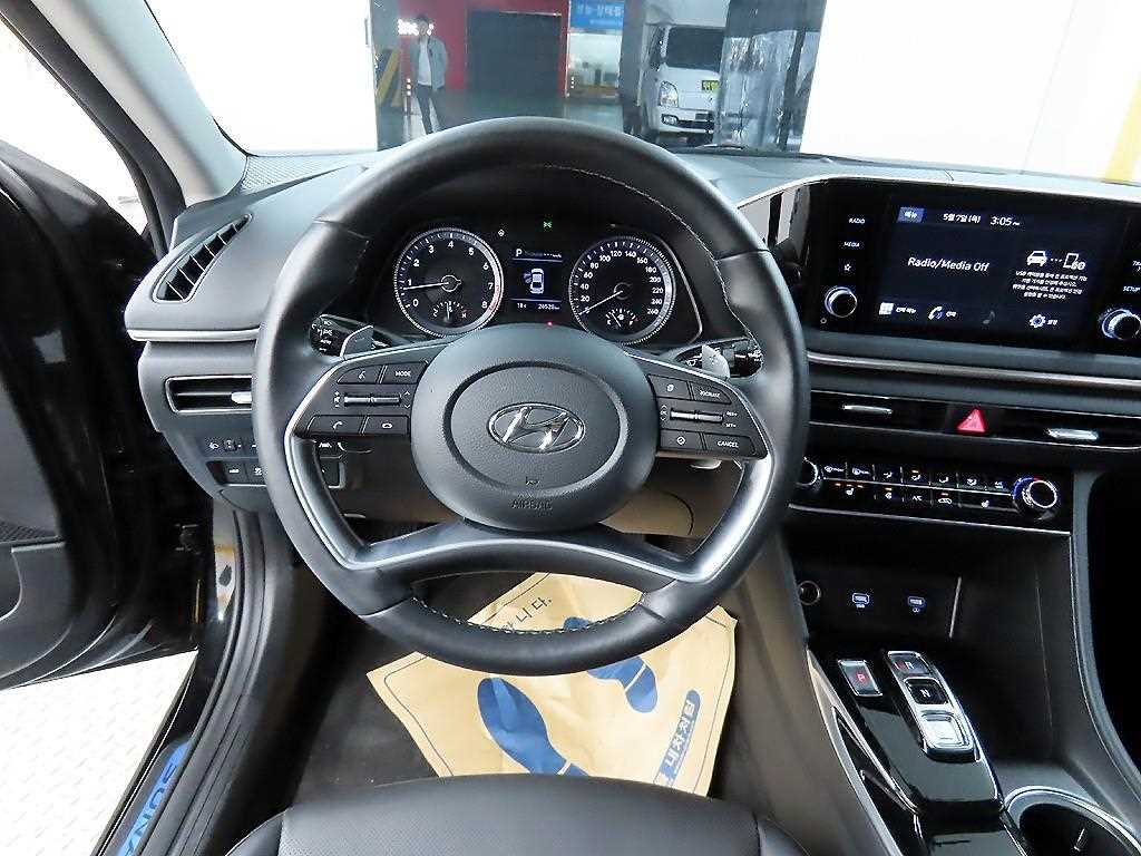 HYUNDAI Sonata - Vista 9