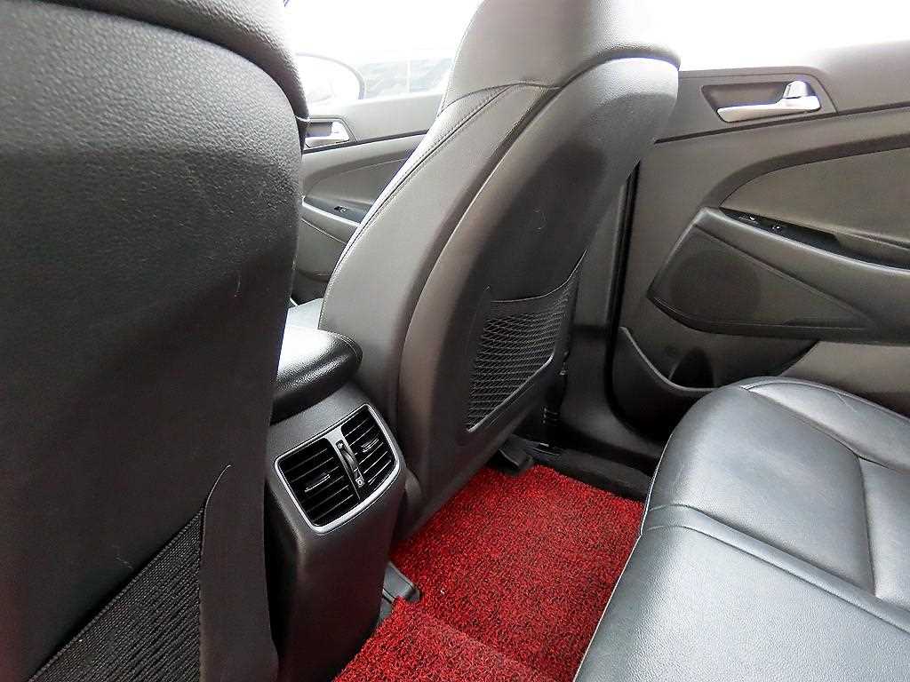 HYUNDAI Tucson 2018 Gris - Importación desde Corea - HF Imports Iquique - Foto 17