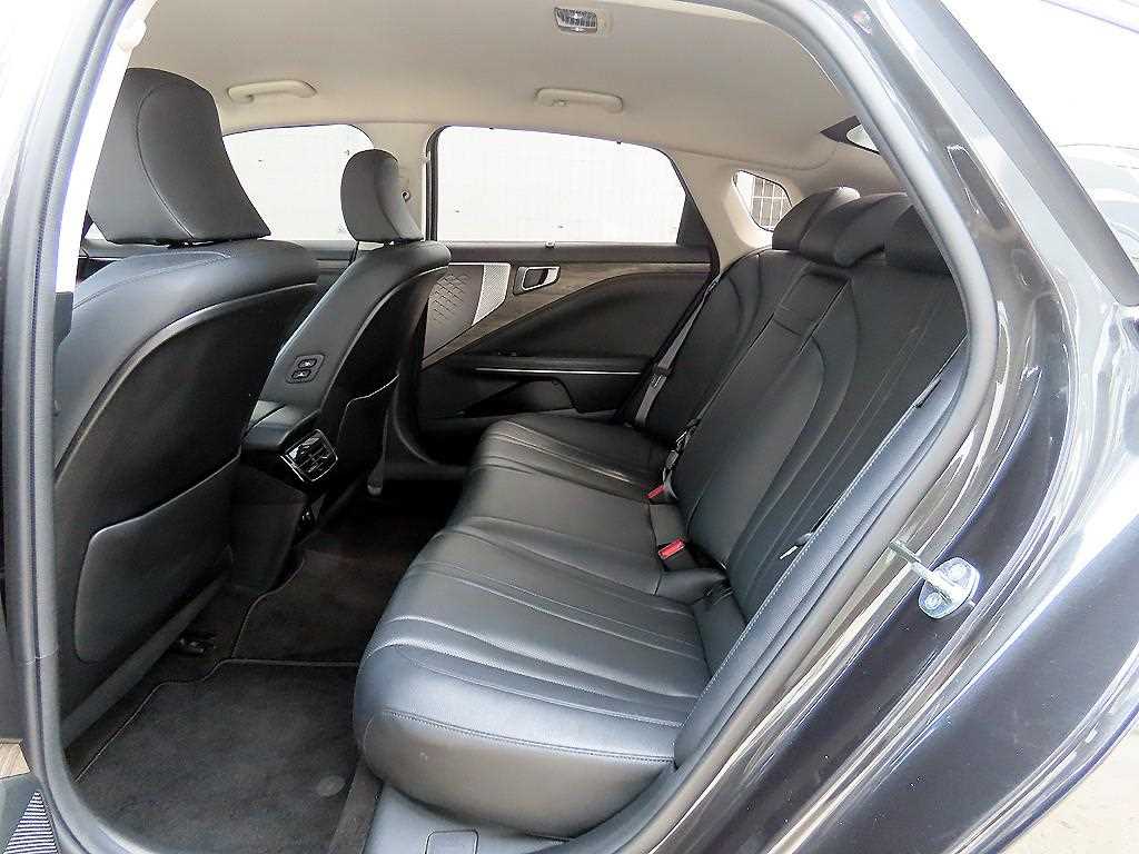 KIA K8 - Vista 6