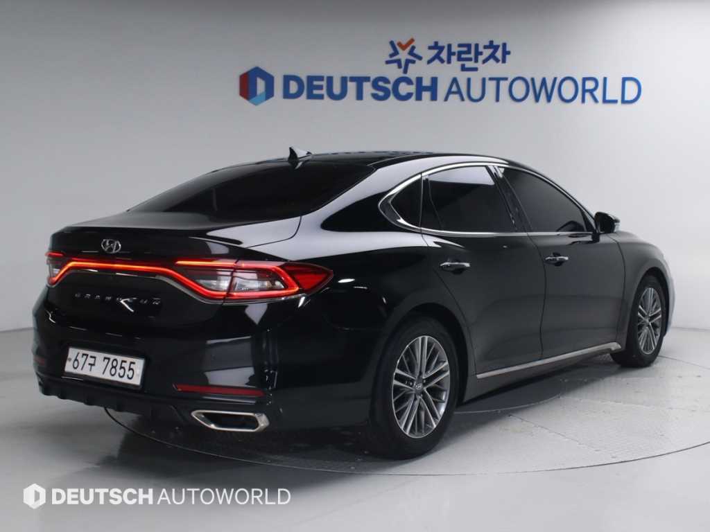 HYUNDAI Grandeur - Vista 2